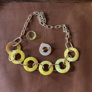 Lot of Vintage necklace and 2 rings. Prob Bakelite but no way to test Goldtone